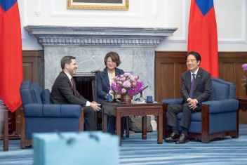 President Lai receives Paraguayan congressional delegation