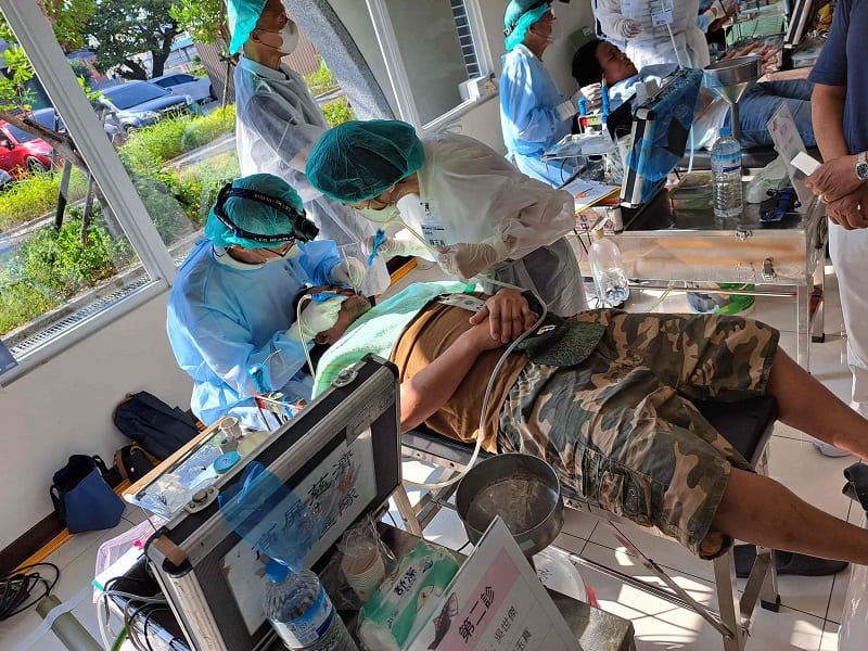 NIA and Tzu Chi Co-Host Free Medical and Haircut Services for Foreign Crewmembers — Taking Action to Care for Migrant Fishermen NIA and Tzu Chi Co-Host Free Medical and Haircut Services for Foreign Crewmembers — Taking Action to Care for Migrant FishermenPhotos - New Southbound Policy