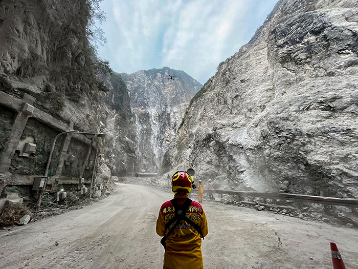 Pingtung County fire department personnel use drones to assess the damage caused by an earthquake centered on Hualien County in April 2024. (Courtesy of Pingtung County Fire and Emergency Services Bureau)
