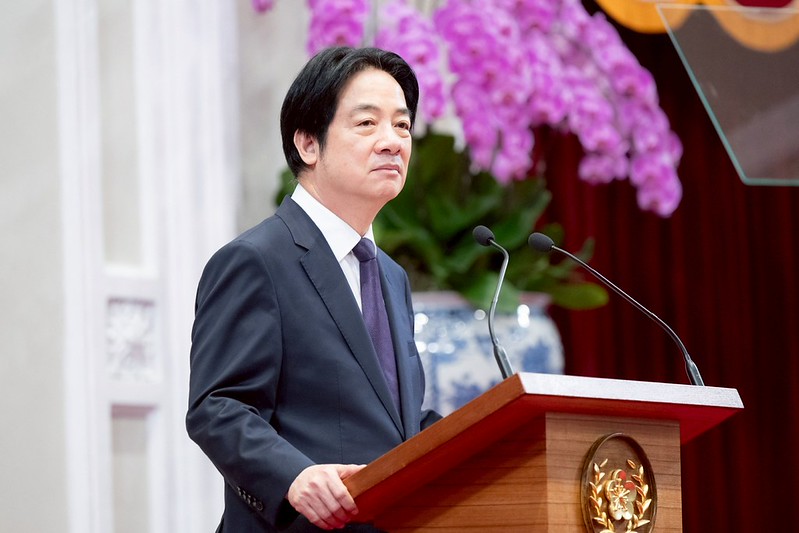 APEC首脳会議に出席する林信義氏に「3つの主張」を託す頼清徳総統。（写真：総統府）