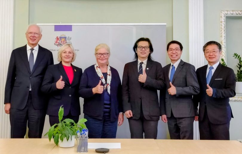 การประชุมความร่วมมือทางเทคโนโลยีแบบพหุภาคี ระหว่างไต้หวัน ลัตเวียและลิทัวเนีย ครั้งที่ 24 จัดขึ้นที่ลัตเวีย โดยทั้ง 3 ฝ่ายมีพันธกิจที่จะเดินหน้าเสริมสร้างความร่วมมือทางเทคโนโลยีในเชิงลึกต่อไป New Southbound Policy。การประชุมความร่วมมือทางเทคโนโลยีแบบพหุภาคี ระหว่างไต้หวัน ลัตเวียและลิทัวเนีย ครั้งที่ 24 จัดขึ้นที่ลัตเวีย โดยทั้ง 3 ฝ่ายมีพันธกิจที่จะเดินหน้าเสริมสร้างความร่วมมือทางเทคโนโลยีในเชิงลึกต่อไป (ภาพจาก NSTC)