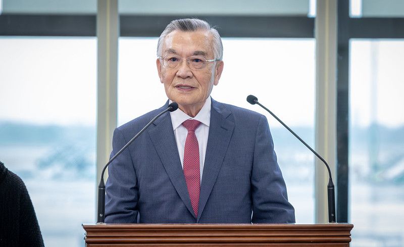 New Southbound Policy。Đại diện lãnh đạo Đài Loan – ông Lâm Tín Nghĩa phát biểu trước khi khởi hành sang Hàn Quốc vào sáng ngày 28/10. (Ảnh: Phủ Tổng thống)