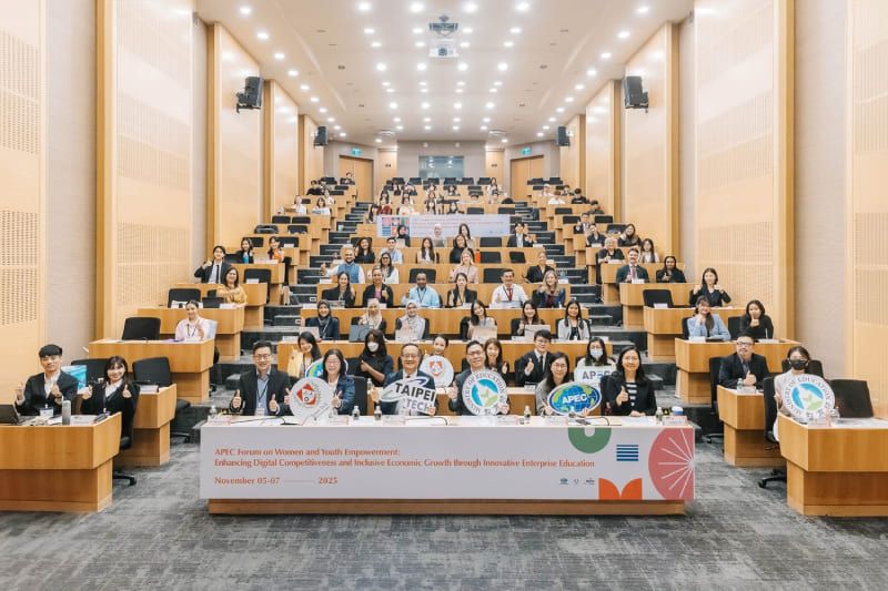 2025 APEC Forum on Women and Youth Empowerment Focuses on Digital Competitiveness and Inclusive Growth─ Youths from 20 Economies Discuss Innovative Enterprise Education and Gender Equality for a Sustainable FuturePhotos - New Southbound Policy