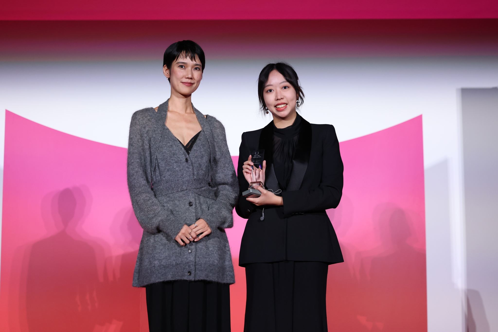 蔡総統が日本のアーティスト・奈良美智さんを官邸に招いて交流