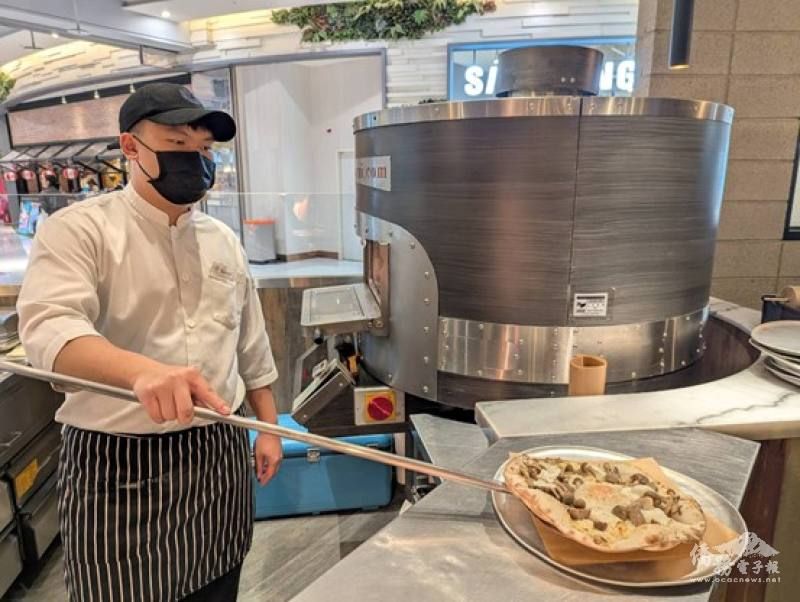 New Southbound Policy。Dengan latar belakang tumbuh kembang yang unik dan antusiasme kerja yang tinggi, mahasiswa perantau dinilai mampu membawa energi baru berupa inovasi, keberagaman, dan perspektif internasional bagi industri Taiwan.
