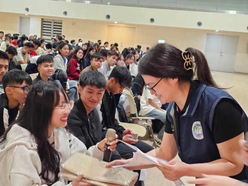 移民署前進弘光科大 破解詐騙及人口販運真相圖片 - 新南向政策