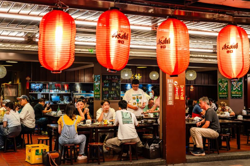 Stir-Fries are Served! Fun Drinking for Joe Sixpack in TaiwanPhotos - New Southbound Policy