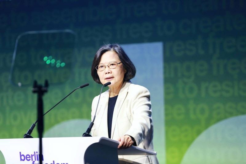 New Southbound Policy。Cựu Tổng thống Thái Anh Văn phát biểu tại “Hội nghị Tự do Berlin” vào ngày 10/11 tại Berlin, thủ đô nước Đức. (Ảnh: Bộ Ngoại giao)