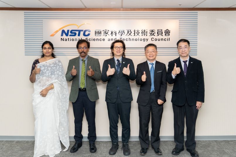 New Southbound Policy。Kerja sama sains dan teknologi Taiwan-India memiliki latar belakang sejarah yang kuat sejak penandatanganan Nota Kesepahaman Kerja Sama Sains dan Teknologi Bilateral pada 2007, yang dilaksanakan bersama oleh NSTC Taiwan dan Kementerian Sains dan Teknologi India.
