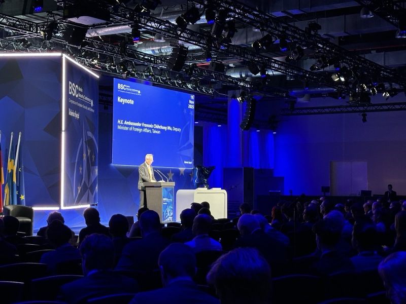 New Southbound Policy。Konferensi Keamanan Berlin merupakan salah satu forum keamanan terbesar dan paling berpengaruh di Eropa. Setiap tahun, pertemuan ini mengumpulkan para pemimpin dunia di bidang diplomasi, pertahanan, dan ekonomi untuk membahas isu-isu keamanan di Eropa dan kawasan global.