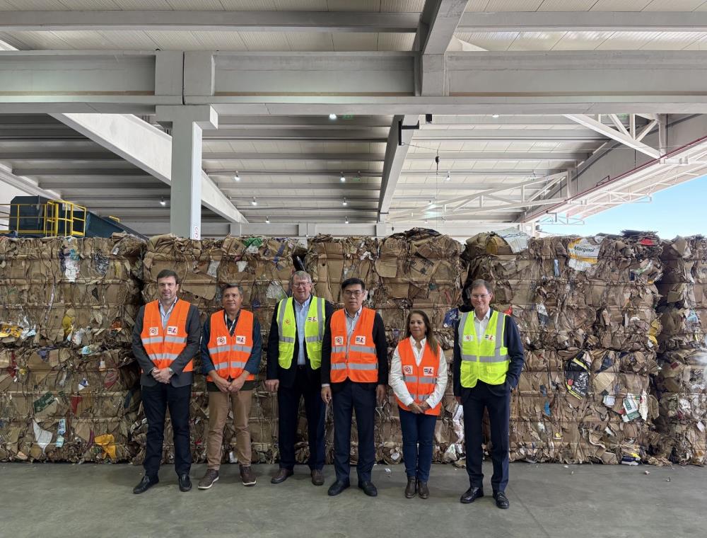 New Southbound Policy。รมว.กระทรวงสิ่งแวดล้อมไต้หวันเยือนปารากวัย ในการหารือ “แผนปฏิบัติการด้านการบริหารสิ่งแวดล้อม ระหว่างไต้หวัน - ปารากวัย” เพื่อผลักดันความร่วมมือแบบทวิภาคี รวม 3 มิติ ตลอดจนร่วมแลกเปลี่ยนกับตัวแทนภาคอุตสาหกรรมด้านทรัพยากรหมุนเวียน (ภาพจาก MOENV)