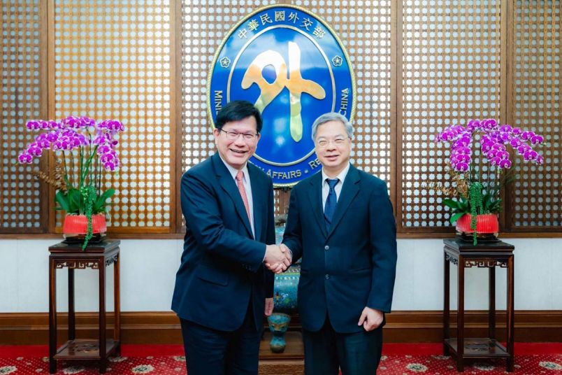 外交部與經濟部攜手共同推動經濟外交，實現賴總統「經濟日不落國」願景圖片 - 新南向政策