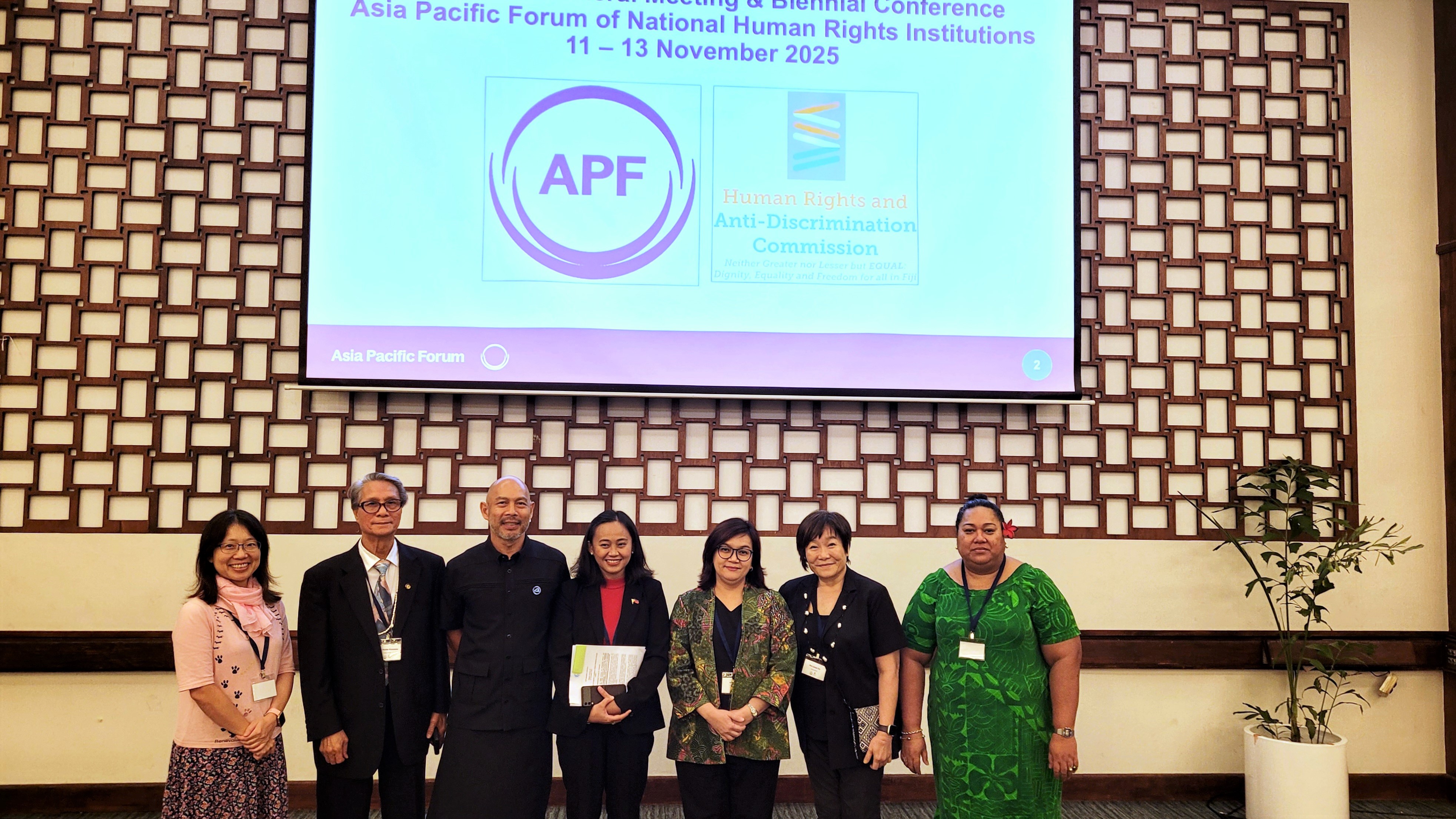 New Southbound Policy。Di luar agenda utama, delegasi Taiwan juga melakukan interaksi intensif dengan lembaga HAM dari Filipina, Mongolia, Korea Selatan, Australia, Selandia Baru, Indonesia, Thailand, Malaysia, India, Sri Lanka, Samoa, Fiji, dan Kepulauan Cook, serta organisasi internasional seperti Pacific Community. 