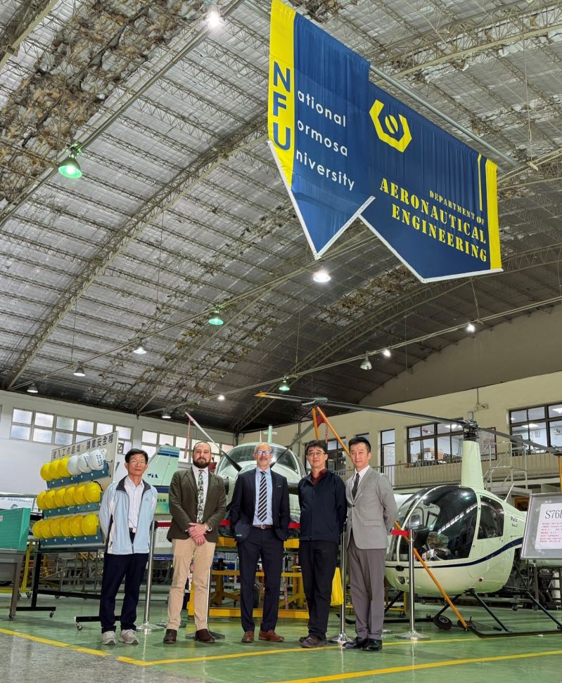 New Southbound Policy。Anthony Pace รองอธิการบดีสถาบัน Penn College นำคณะตัวแทนเยือนไต้หวัน พร้อมทั้งลงนาม MOU ว่าด้วยการเสริมสร้างความร่วมมือทางการศึกษา ระหว่างไต้หวัน - สหรัฐฯ (ภาพจากกระทรวงศึกษาธิการ)