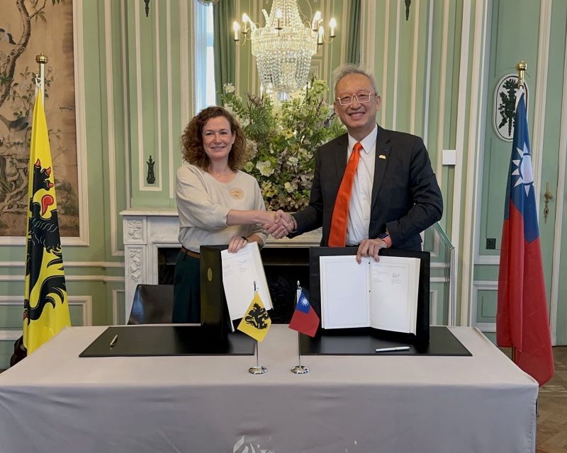 New Southbound Policy。Selain menghadiri pertemuan, delegasi Taiwan juga mengunjungi Parlemen Flanders serta sejumlah institusi terkait penelitian ilmiah, industri, dan rantai pasokan sektor-sektor penting.
