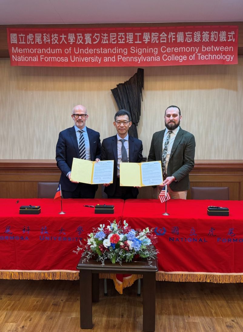 New Southbound Policy。Selama kunjungan, melalui observasi langsung dan dialog mendalam dengan dosen serta mahasiswa, para anggota delegasi menyampaikan apresiasi tinggi terhadap model pendidikan tinggi dan vokasi Taiwan yang mengintegrasikan teori dan praktik, serta menekankan inovasi teknologi dan pelatihan profesional.
