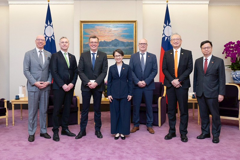 歴代国会議員名鑑 全三巻(上中下) 議会制度研究会 歴代国会議員名鑑 全三巻 議会制度研究会保存