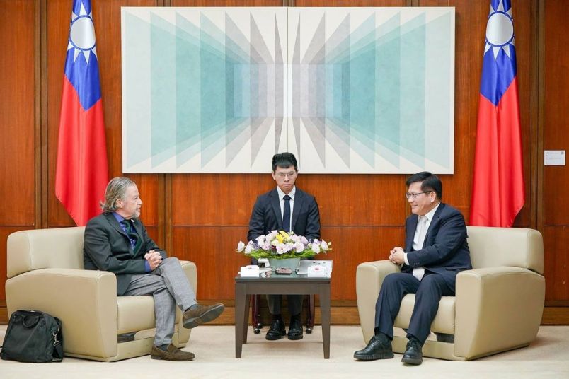 外交部長林佳龍接見「國際護理協會」訪問團，感謝力挺台灣主辦「國際護理協會2027年國際護理大會」圖片 - 新南向政策