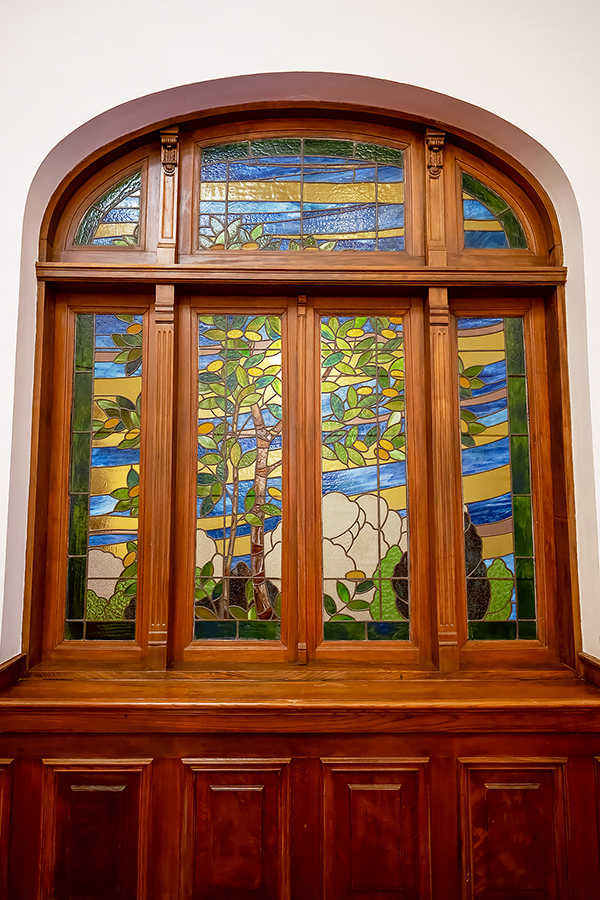 A stained glass window dating from 1913 and restored in 2006 (Photo by Chin Hung-hao)