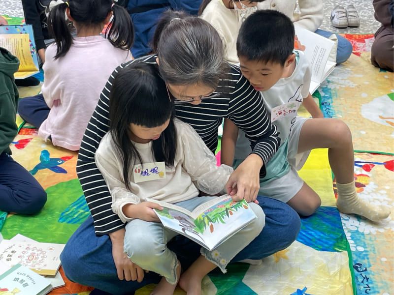 竹美館首次發表新住民話畫看繪本親子教案：飲食文化遇見幸福味道圖片 - 新南向政策