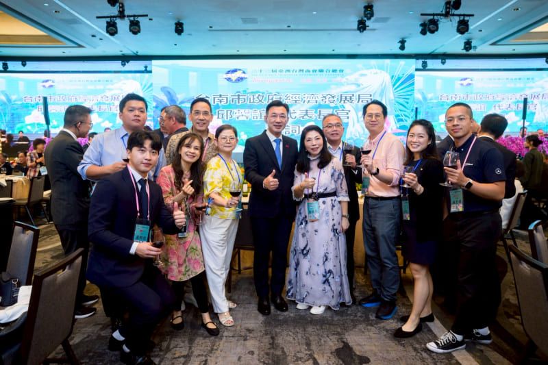 立法院江啟臣副院長赴新加坡第三天進行國會外交暨主持「亞洲臺灣商會聯合總會第33屆第2次理監事聯席會議」立法院晚宴 江啟臣：立法院是臺商最堅實的後盾、最溫暖的「娘家」圖片 - 新南向政策