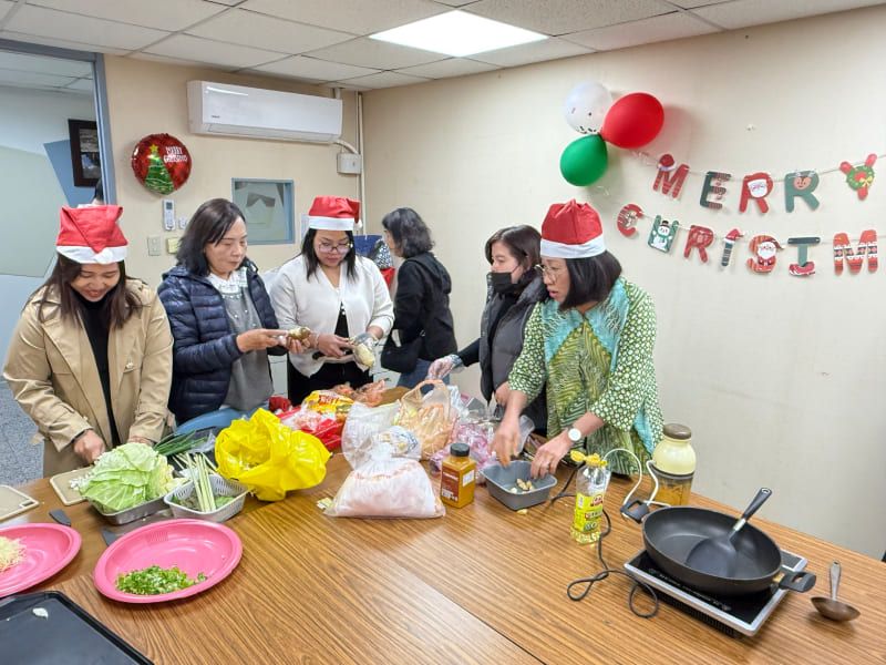 歡度聖誕及元旦佳節 移民署邀新住民手作印尼黃金雞湯圖片 - 新南向政策