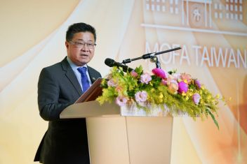 外交部長林佳龍主持「2025外交之友感謝酒會」 感謝各界夥伴攜手推動總合外交 讓世界更看見台灣 - 圖片