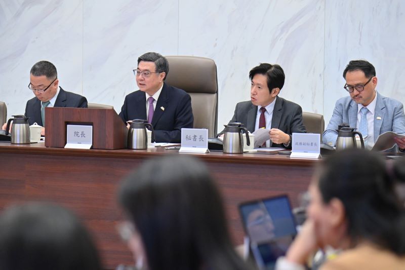 New Southbound Policy。Thủ tướng Trác Vinh Thái (thứ 2 từ trái qua) chủ trì Hội nghị lần thứ 34 của Ban Bình đẳng giới vào ngày 24/12 tại thành phố Đài Bắc. (Ảnh: Viện Hành chính)