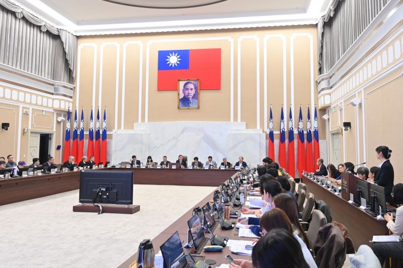 New Southbound Policy。Perdana Menteri Cho menegaskan bahwa penanaman nilai-nilai ramah gender dan penciptaan lingkungan yang mendukung merupakan dua tujuan inti yang harus dijalankan secara paralel dalam upaya mewujudkan kesetaraan gender.
