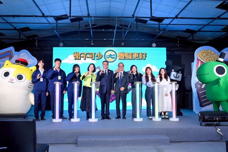 New Southbound Policy。นรม.ไต้หวันประกาศขยายการแจกจ่ายคูปองวัฒนธรรม ประจำปี 2569 โดยจะจัดสรรให้เยาวชนวัย 13 – 22 ปี ได้รับคูปองคนละ 1,200 เหรียญไต้หวัน เพื่อส่งเสริมการพัฒนาอุตสาหกรรมวัฒนธรรม (ภาพจากสภาบริหาร)