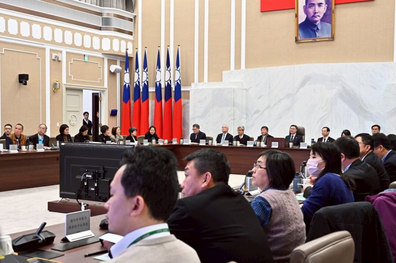 New Southbound Policy。นรม.ไต้หวันเป็นประธานการประชุมรายงานความคืบหน้าด้านการป้องกันโรคมะเร็งแห่งชาติ โดยระบุว่า จำนวนผู้เข้ารับการตรวจคัดกรองมะเร็ง เพิ่มขึ้นจากปีที่แล้ว 25.2% (ภาพจากสภาบริหาร)