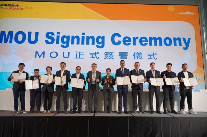 駐泰國代表處藍夏禮大使出席「一口山•一口海-屏東遊程推廣會」深化臺泰觀光合作交流圖片 - 新南向政策