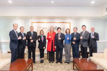 Image - Foreign Minister Lin hosts luncheon to welcome Paraguayan Minister of Public Health and Social Welfare Barán