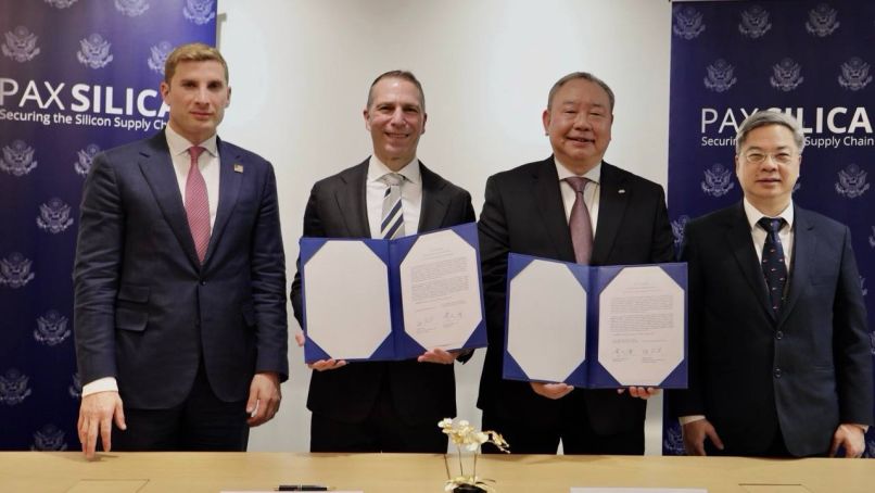 New Southbound Policy。Taiwan dan Amerika Serikat akan membentuk kelompok kerja untuk isu-isu kerja sama utama untuk membahas langkah-langkah peningkatan keamanan rantai pasok dan memperkuat infrastruktur kritis, demi membangun kemitraan Taiwan-AS yang lebih aman, makmur, dan didorong oleh inovasi.
