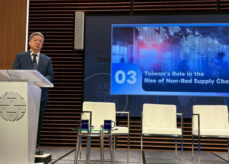 MOEA Minister Kung emphasizes Taiwan’s global supply chain rolePhotos - New Southbound Policy