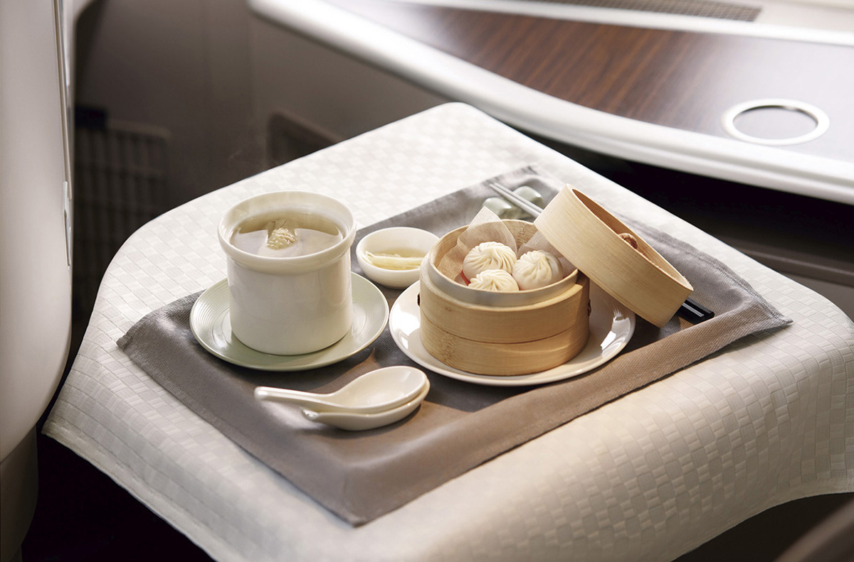 Steamed dumplings prepared by world-renowned restaurant Din Tai Fung are served in EVA Air’s business class on selected routes. (Courtesy of EVA Air)