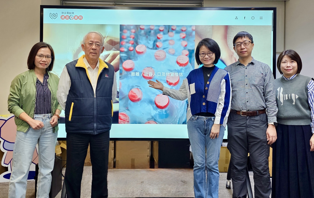 蔡総統が日本のアーティスト・奈良美智さんを官邸に招いて交流