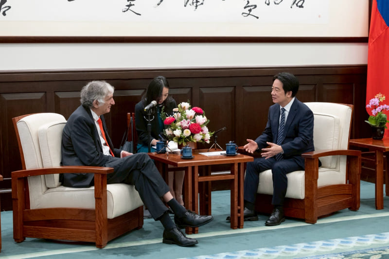 President Lai meets 2025 Nobel physics laureate Dr. John M. Martinis