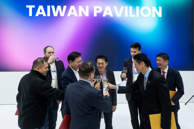 Taiwan technological prowess showcased at mobile communications expo