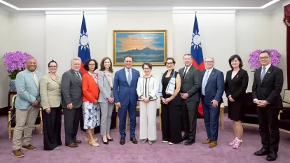 VP Hsiao receives Canadian Senate delegation