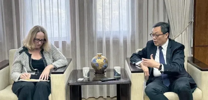 Stellvertretender Außenminister Chen von Bloomberg interviewt - Taiwan ...