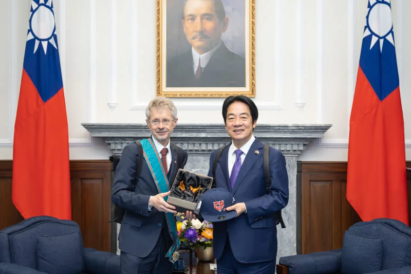 President Lai confers decoration on Czech Republic Senate President Miloš Vystrčil