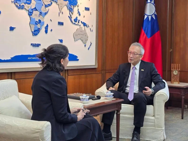 Deputy FM Wu gives interview to Euronews