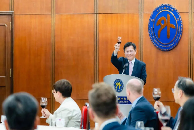 FM Lin hosts Polish conservative EP delegation