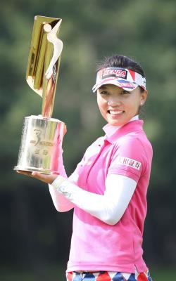 台湾のプロゴルファー テレサ ルー選手が日本で今季3勝目 Taiwan Today
