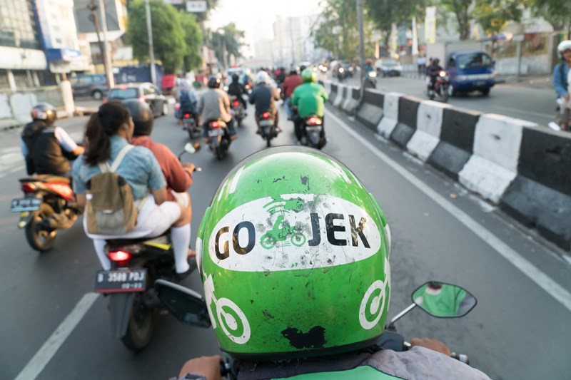 Similar to hailing an Uber in today’s sharing economy, passengers need only confirm their location and destination via an app, and a motorcycle driver who has joined one of the shared transport service platforms such as Go-Jek or Grab will pick them up onsite and deliver them to their desired destination.