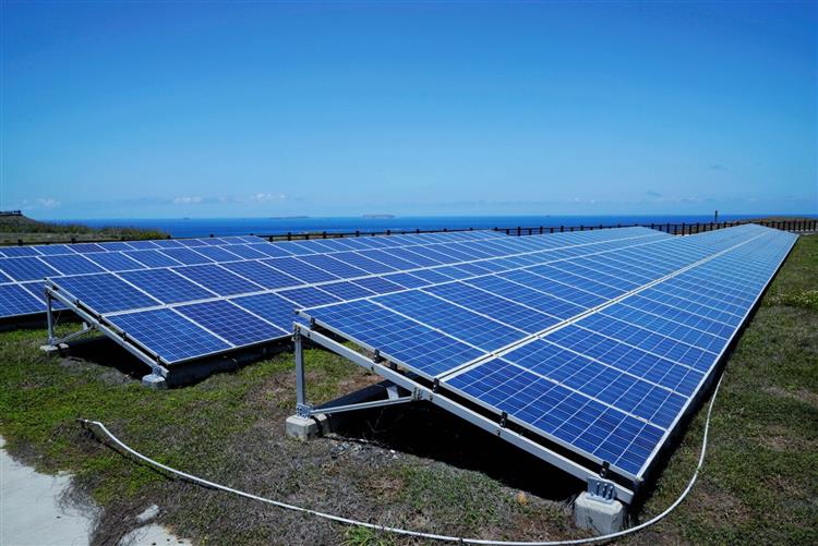 Electricity generated by solar panels is a core component of Taipower’s newly launched smart microgrid in outlying Penghu County’s Qimei Island. (Courtesy of Ministry of Economic Affairs)