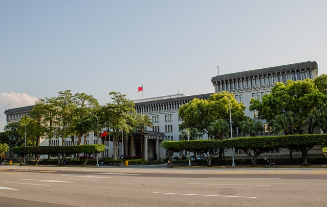 Tổng thống Mỹ Donald Trump và nhà lãnh đạo Bắc Triều Tiên Kim Jong Un đã tham dự Hội nghị thượng đỉnh giữa hai nhà lãnh đạo Mỹ-Triều được tổ chức vào ngày 12/6/2018 tại Singapore. Chính phủ Trung Hoa Dân Quốc trông đợi các bên có liên quan sẽ đạt được mục tiêu phi hạt nhân hóa hoàn toàn bán đảo Triều Tiên, đồng thời xây dựng nền hòa bình bền vững và ổn định (Ảnh: Bộ Ngoại giao)