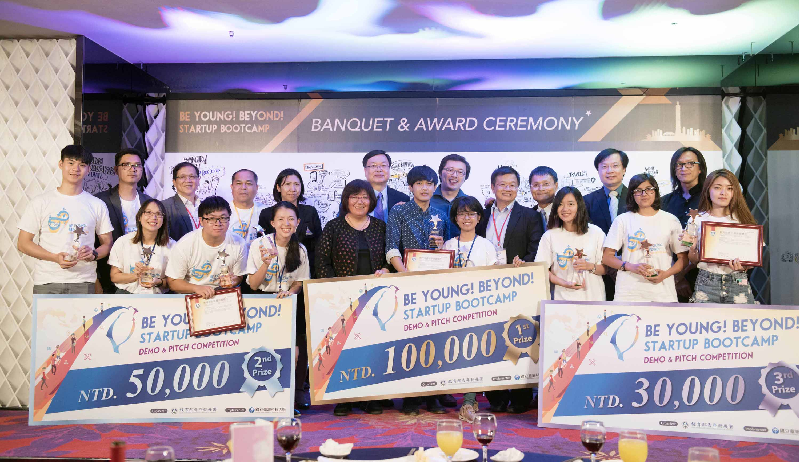 Đại học Khoa học và Công nghệ Quốc gia Đài Loan (NTUST) tổ chức Trại hè khởi nghiệp hướng Nam mới, thu hút sinh viên từ các nước mục tiêu trong Chính sách hướng Nam mới đến Đài Loan học hỏi khởi nghiệp. Cuối cùng, đội sinh viên gồm các thành viên người Đài Loan, Philippines, Indonesia đã giành được giải nhất (Ảnh: NTUST)