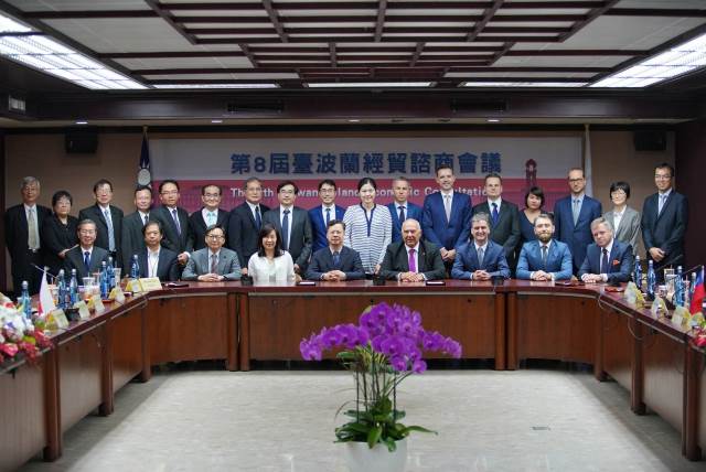 Kantor Dagang dan Investasi Polandia di Taipei yang telah diresmikan merupakan tambahan untuk membantu Kantor Perwakilan Polandia Taipei. Sehingga jelas terlihat bahwa pemerintah Polandia melihat pentingnya pasar Taiwan.